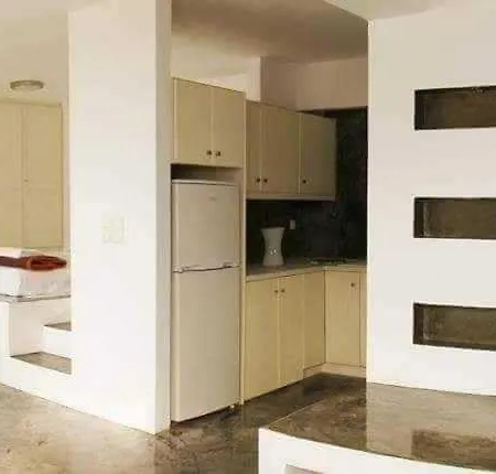 Louis Armeos Aparthotel 3*